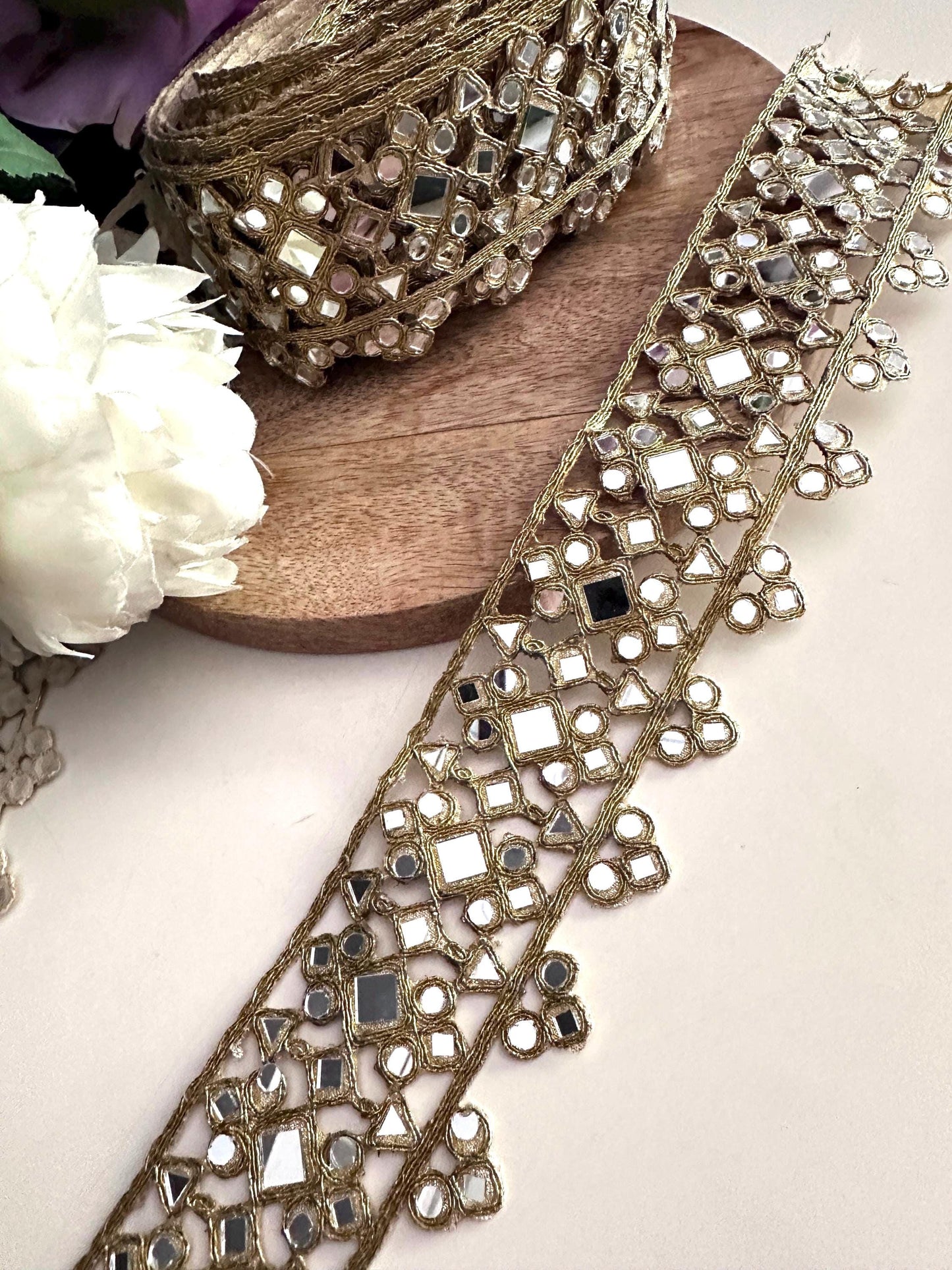 Gold Mirror Work Lace Trim for Costume Belts & Cinturones Indian Embroidered Ribbon for DIY Festival Wear Dance Outfits Bridal Sash Craft