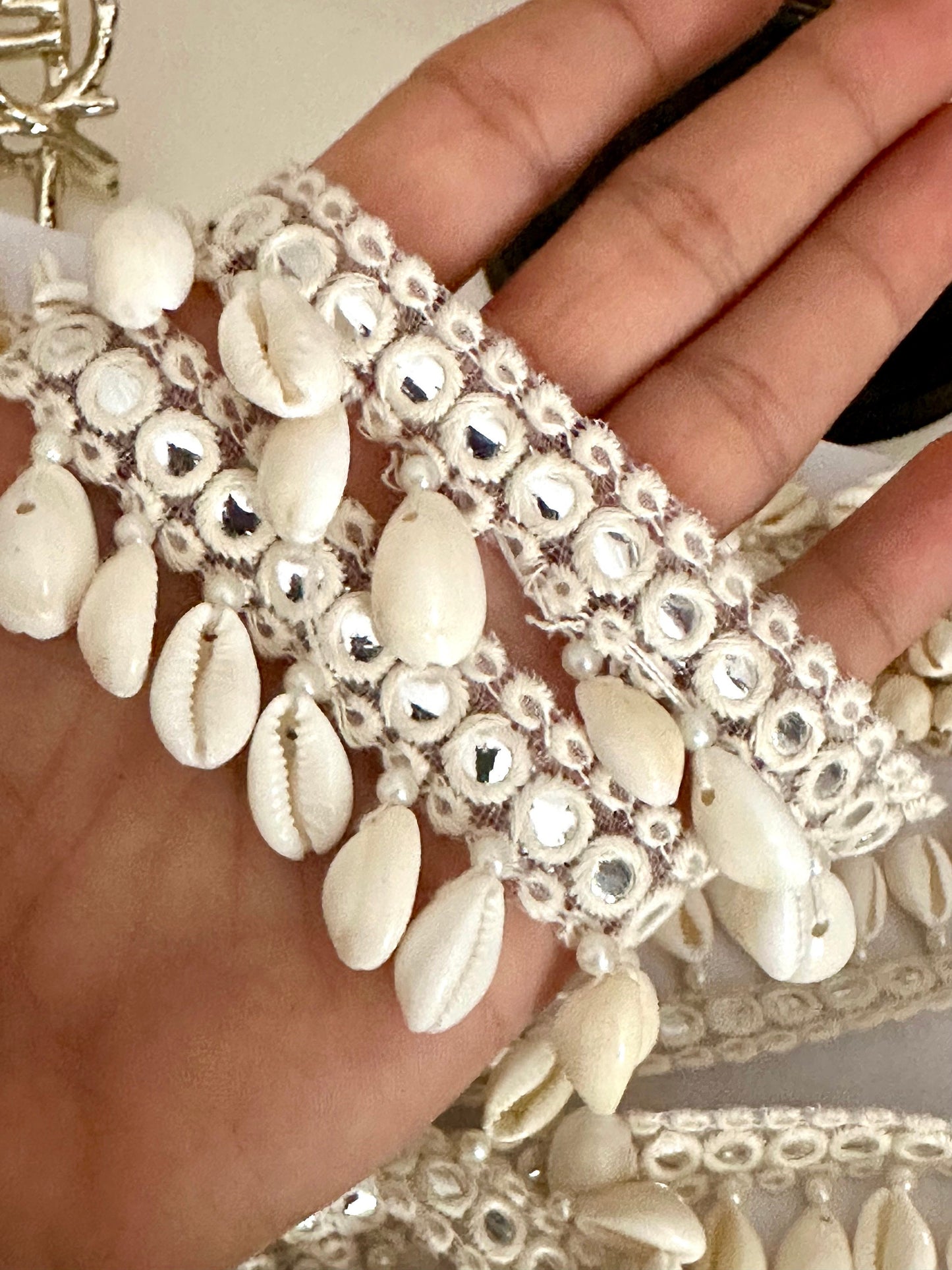 Pearl White Decorative Tassel Suspended Cowri Shell Mirror Beaded Tassel Trim