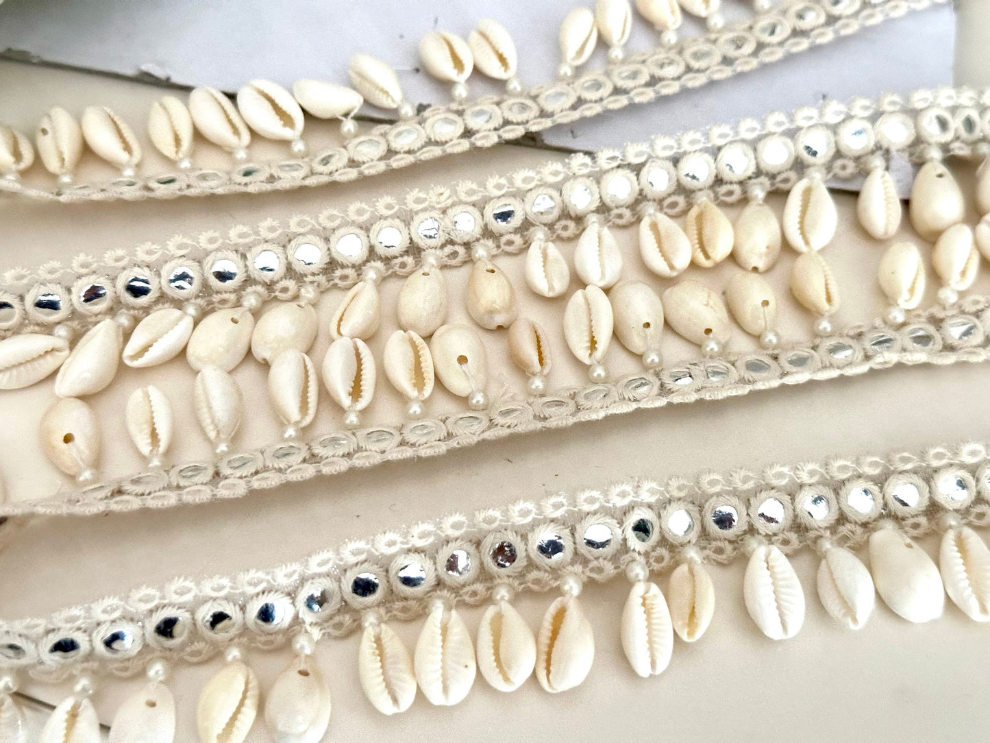 Pearl White Decorative Tassel Suspended Cowri Shell Mirror Beaded Tassel Trim