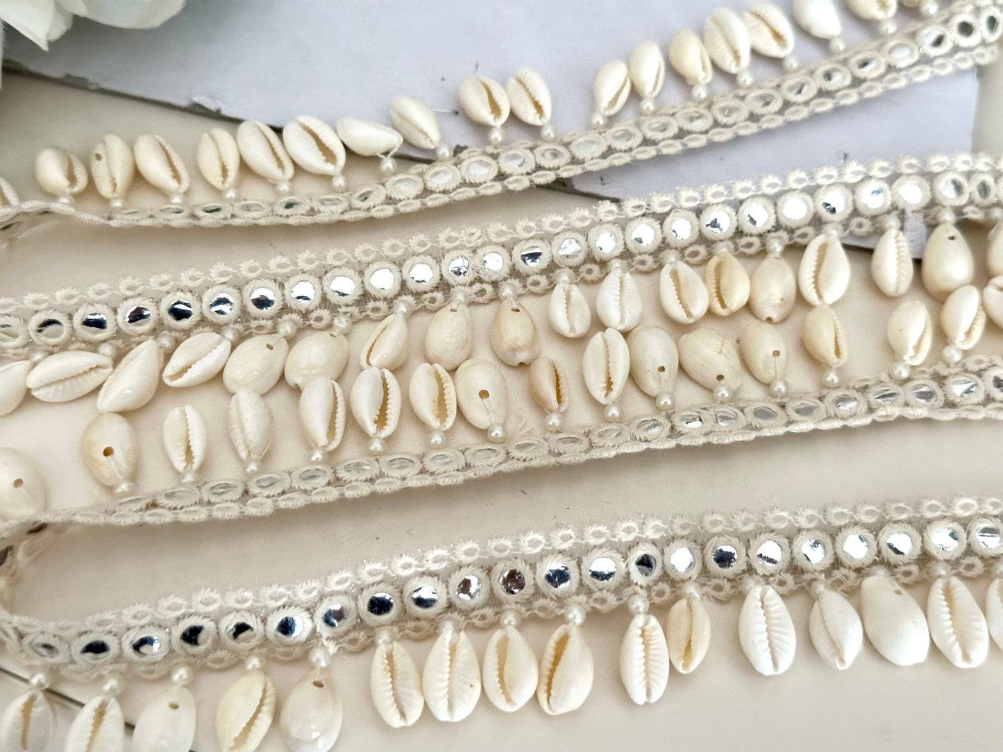 Pearl White Decorative Tassel Suspended Cowri Shell Mirror Beaded Tassel Trim