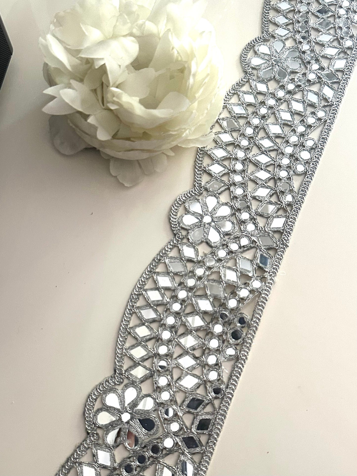 Cinturon Espajo Metallic Silver Scallop Handmade Mirror Trim Glamourous saree Waist Belt
