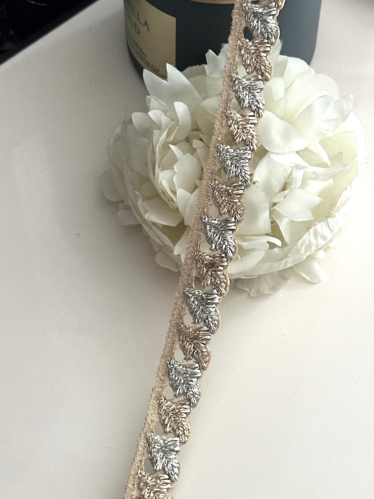 Metallic Leaf Pattern Indian Fabric Trim Edging Lace & Craft Supply For Festive Wear Bridal Gown