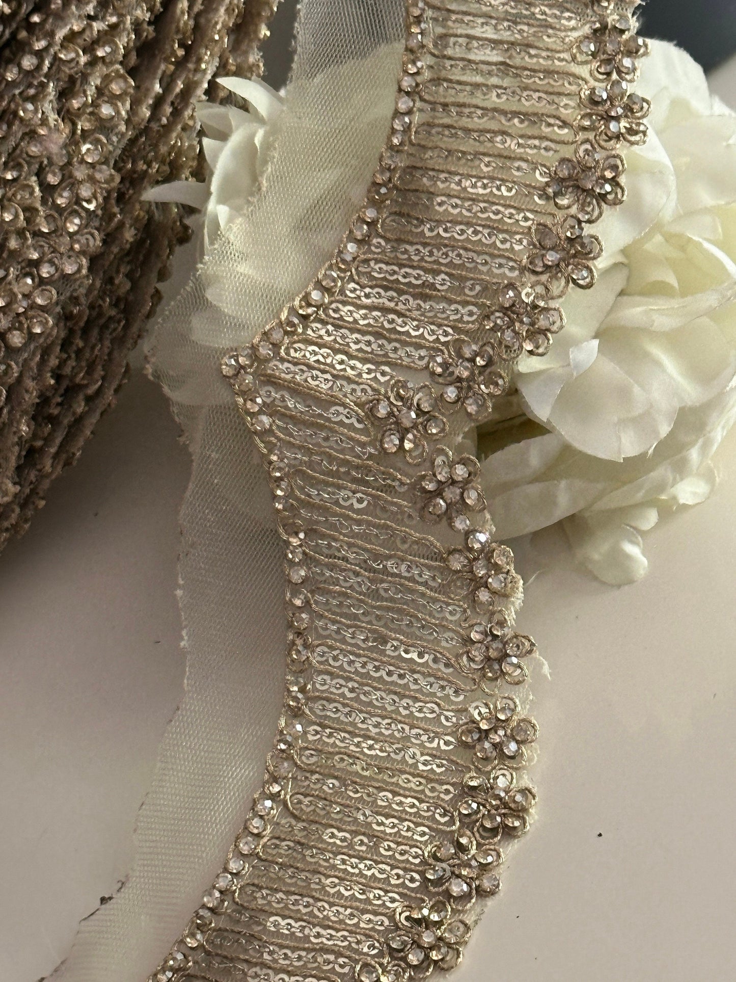 5cm Indian Scalloped Zircon Zari Sequin Embellished Sari Trim Antique Gold Wedding Band Lace DIY Decoration Sew-On Border by the Yard