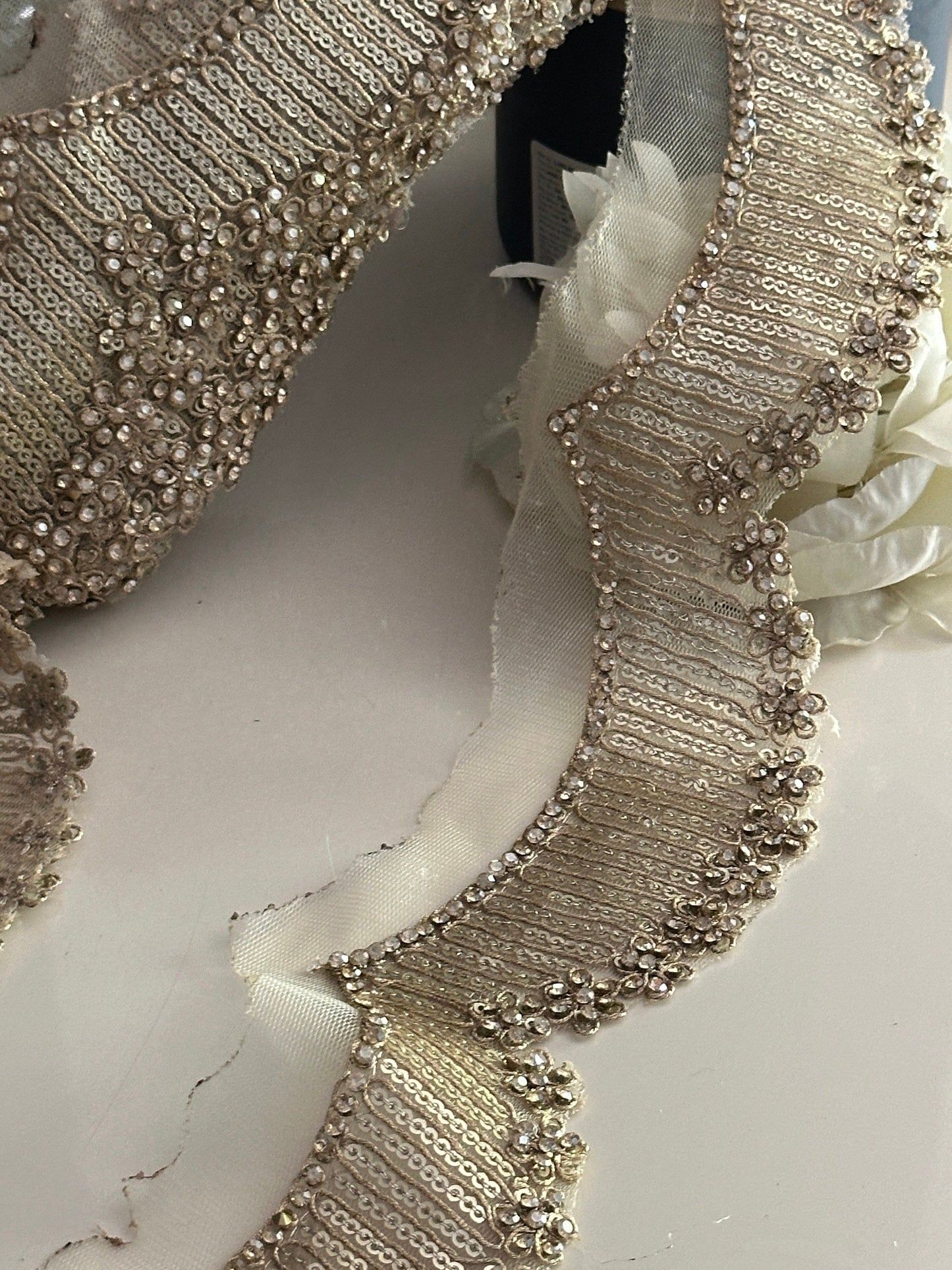 5cm Indian Scalloped Zircon Zari Sequin Embellished Sari Trim Antique Gold Wedding Band Lace DIY Decoration Sew-On Border by the Yard