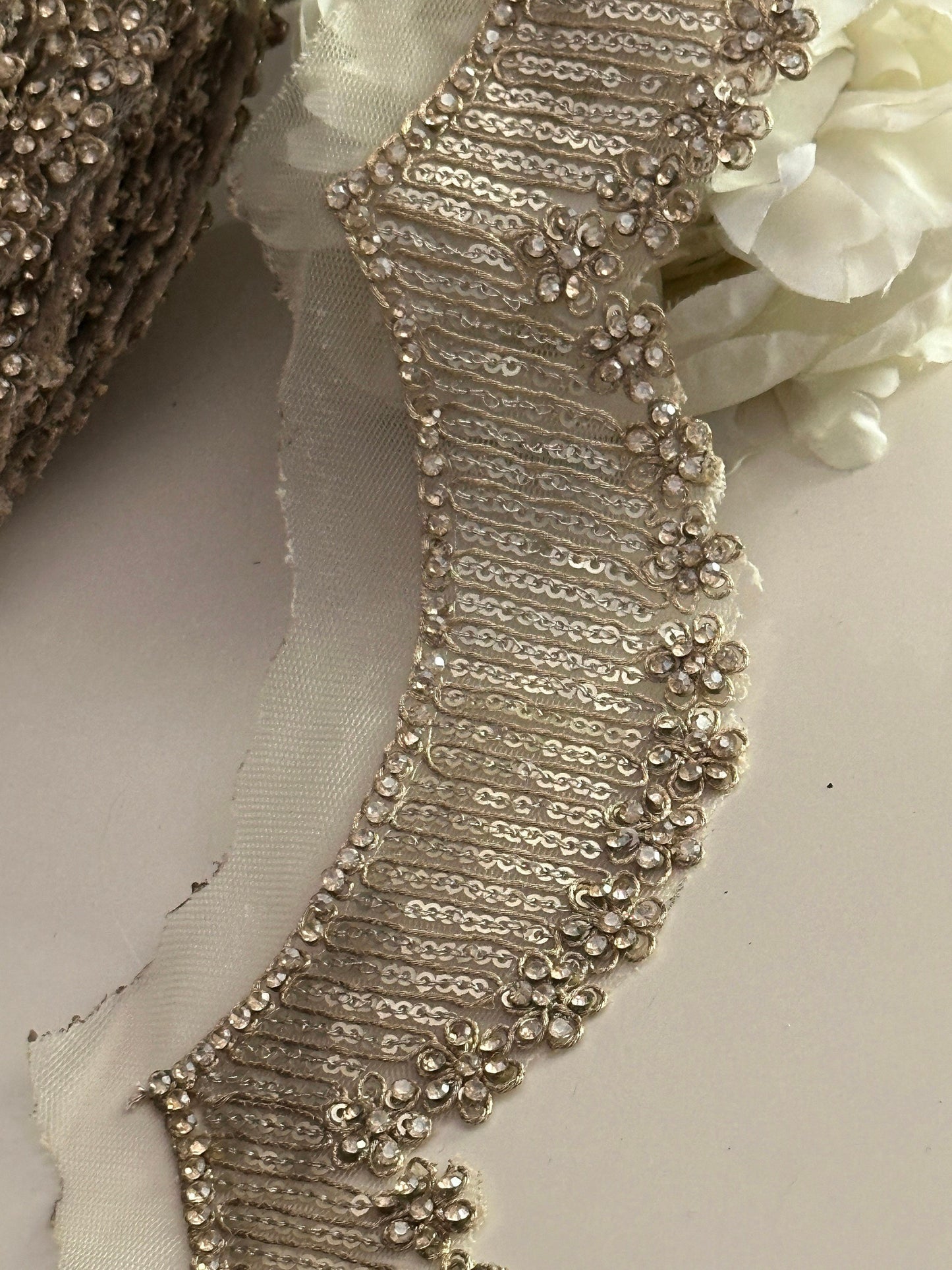 5cm Indian Scalloped Zircon Zari Sequin Embellished Sari Trim Antique Gold Wedding Band Lace DIY Decoration Sew-On Border by the Yard