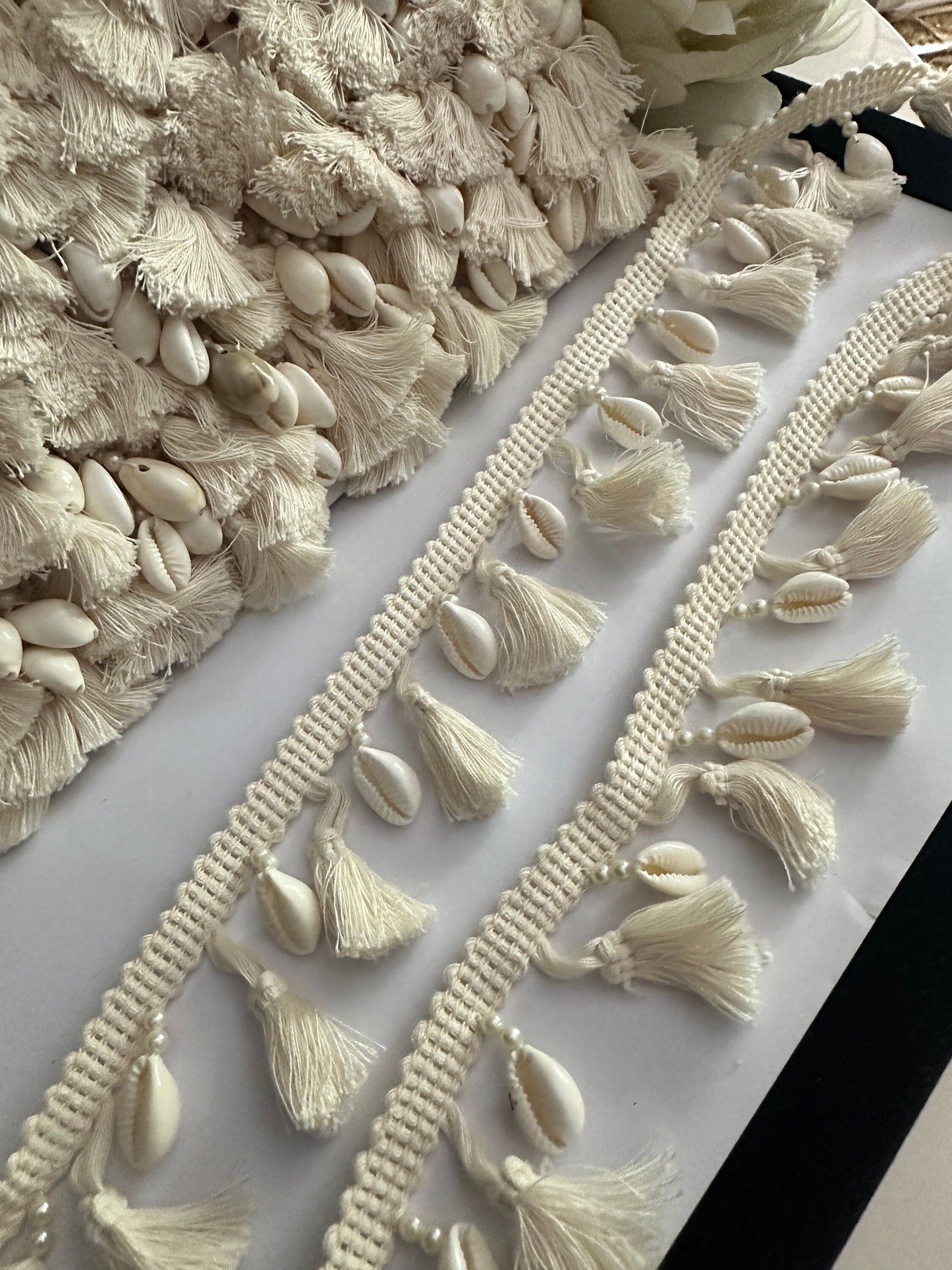 Cotton White Suspended Tassel Cowri Shell & Pearl Bead Decorative Tassel Trim 4cm