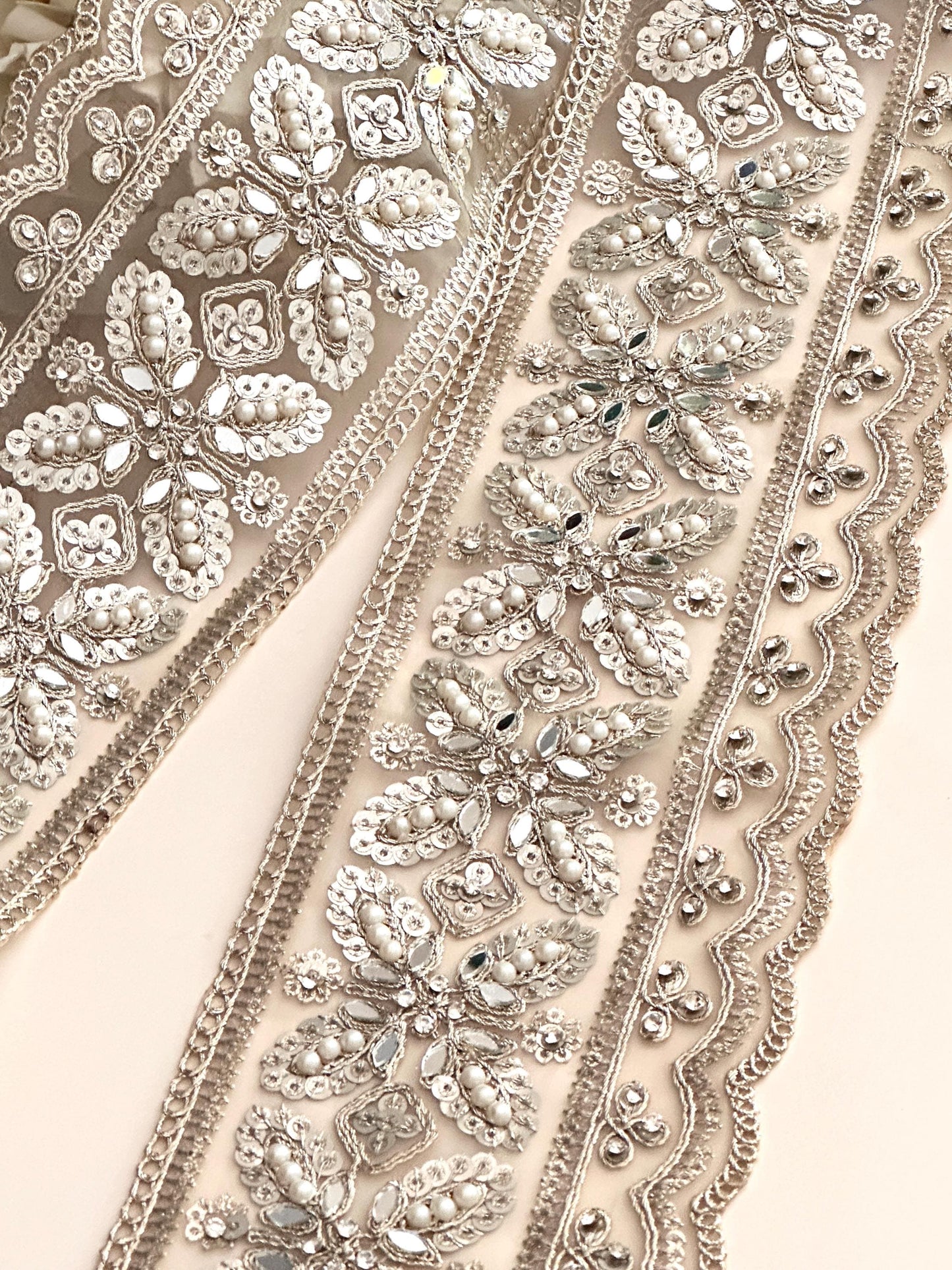 Flower Pattern Pearl Embroidered Lace Zircon Wedding Veil Lace Ivory Gown Trim