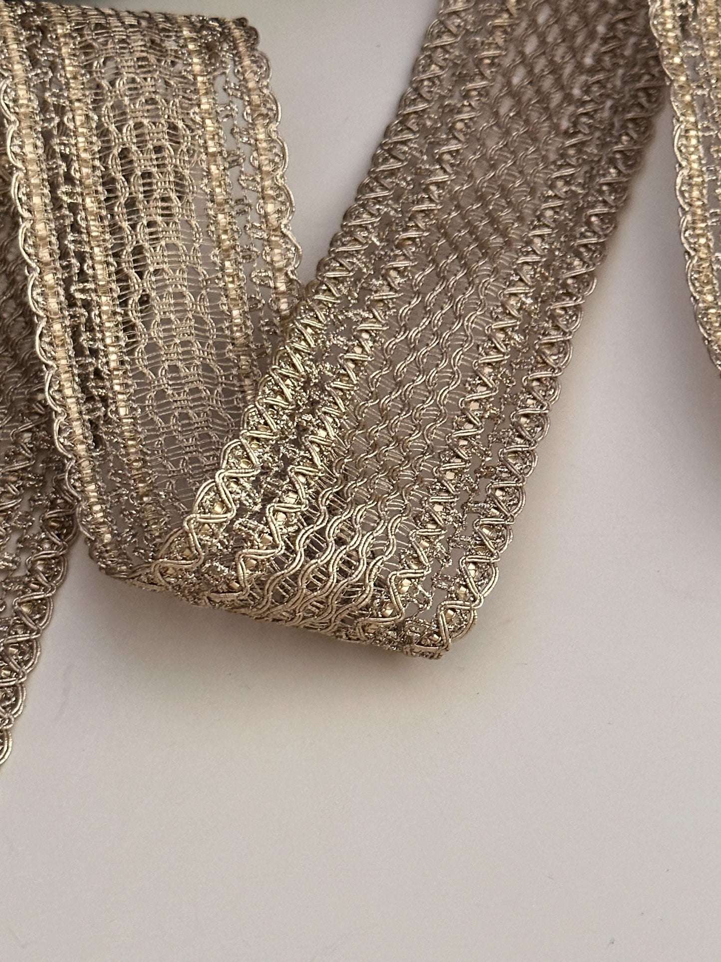Pale Gold Metallic Fabric Lace Silk Sari Border Ribbon 5cm Indian Zari Band Traditional Woven Lace