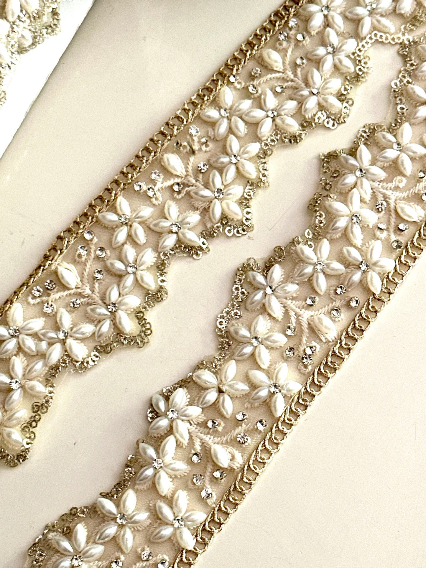 Scalloped Sequin Pearl & Zircon trim zari embroidery Flower pattern for Bridal veil