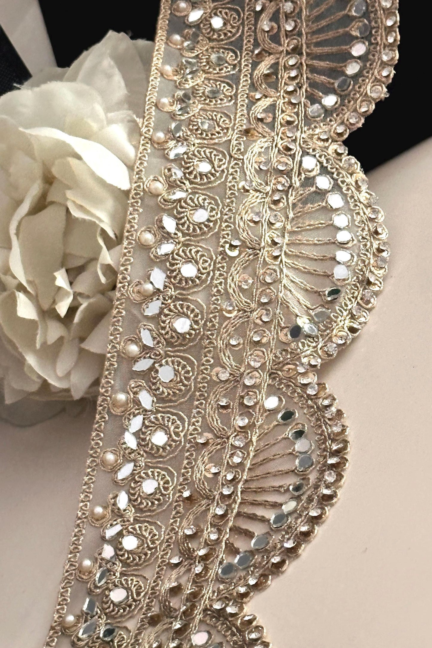Wedding Gown Gold Zari Zircon Lace Trim for Wedding Veil Scallop Embellished Gold Lace