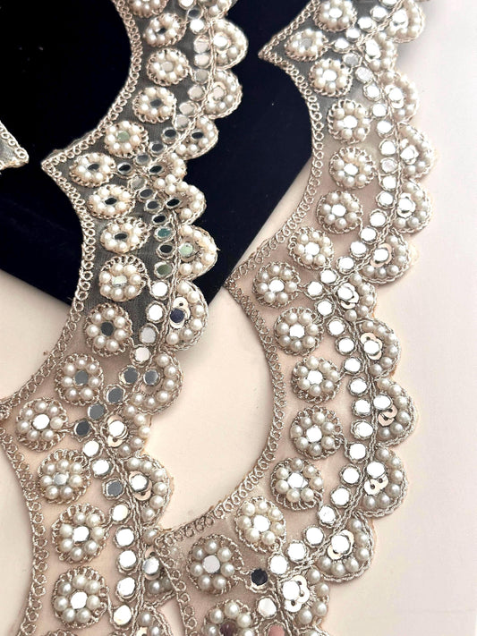 Scalloped Pearl Bead Mirror Border Pale Gold