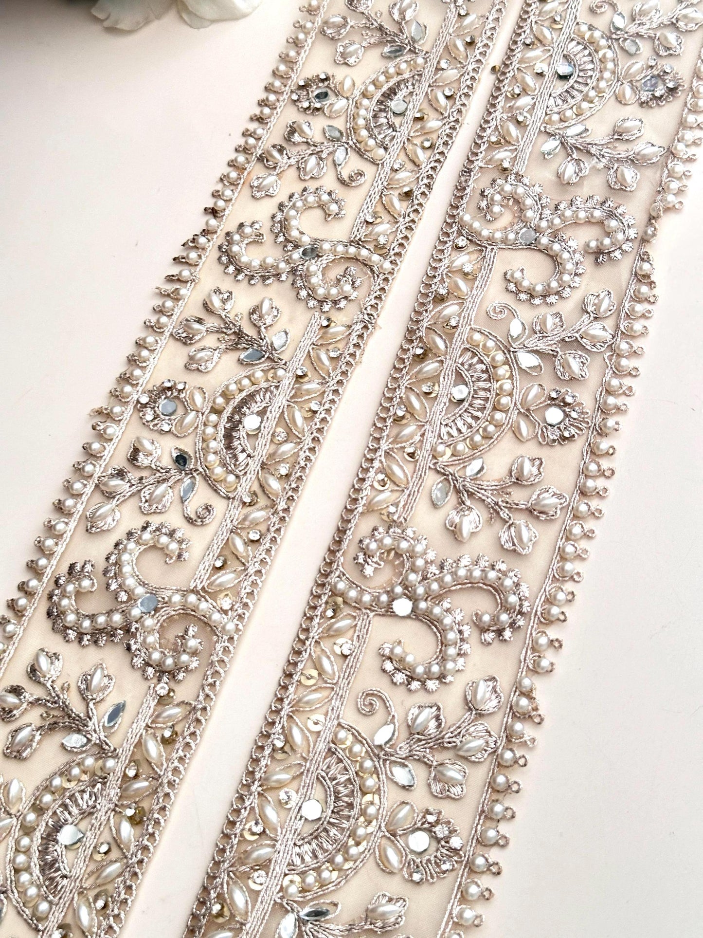 Luxury Wedding Lace Bridal Veil Zircon Pearl Embellish Zari Border Handmade