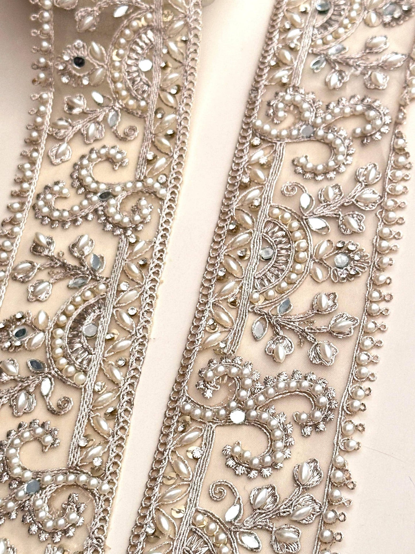 Luxury Wedding Lace Bridal Veil Zircon Pearl Embellish Zari Border Handmade