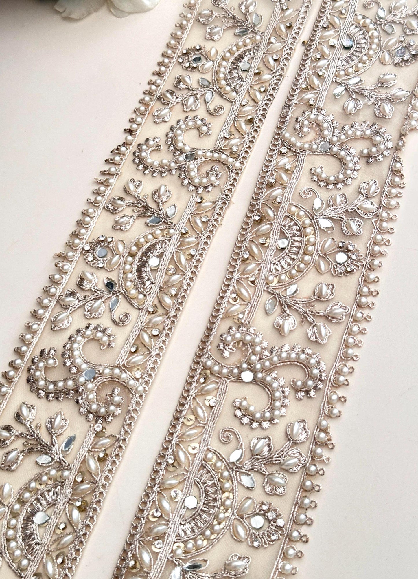 Luxury Wedding Lace Bridal Veil Zircon Pearl Embellish Zari Border Handmade