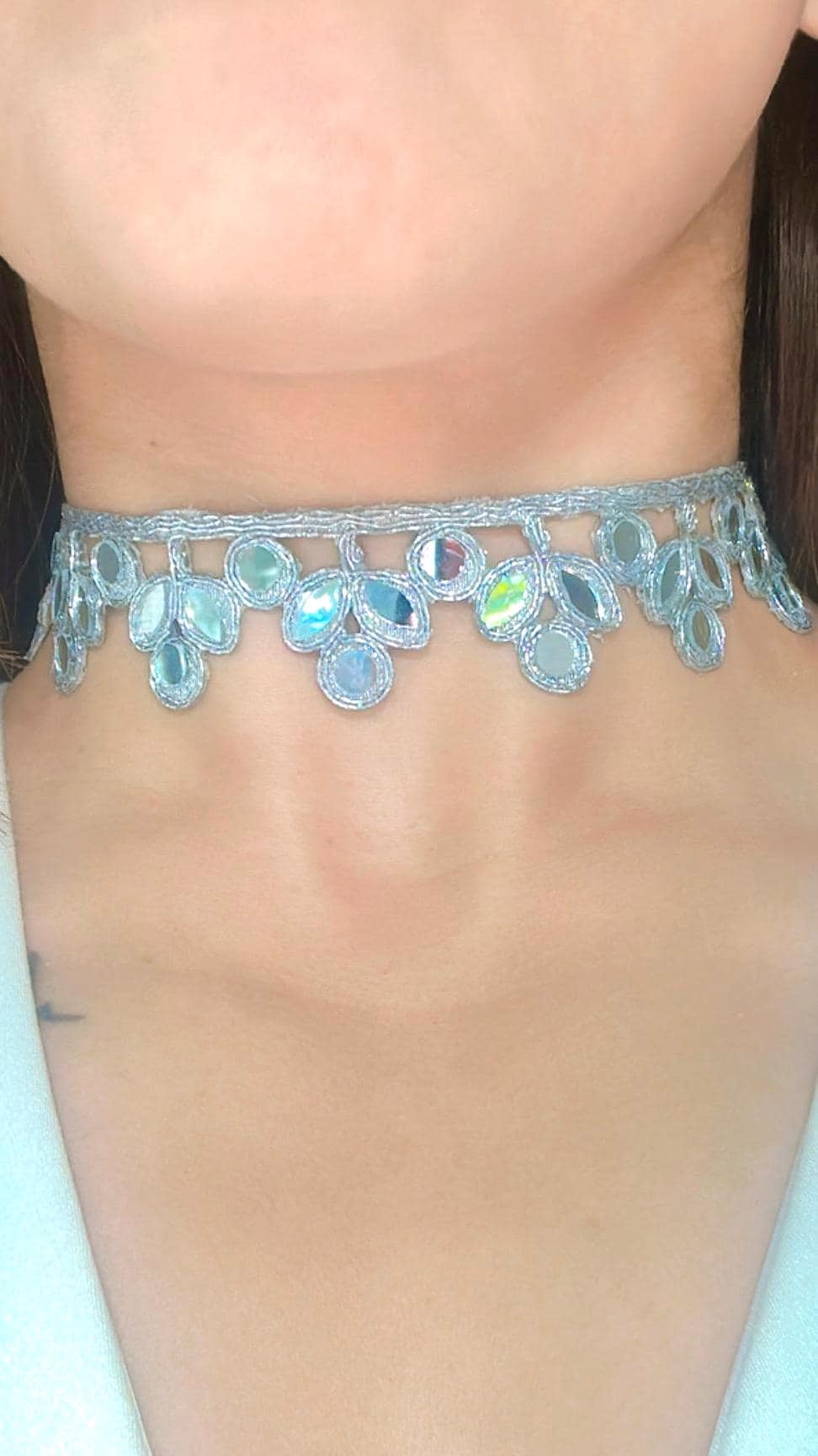 Boho Chic Leaf Design Neck Collar Choker - Nature-Inspired Jewelry for Her - Adjustable Clasp