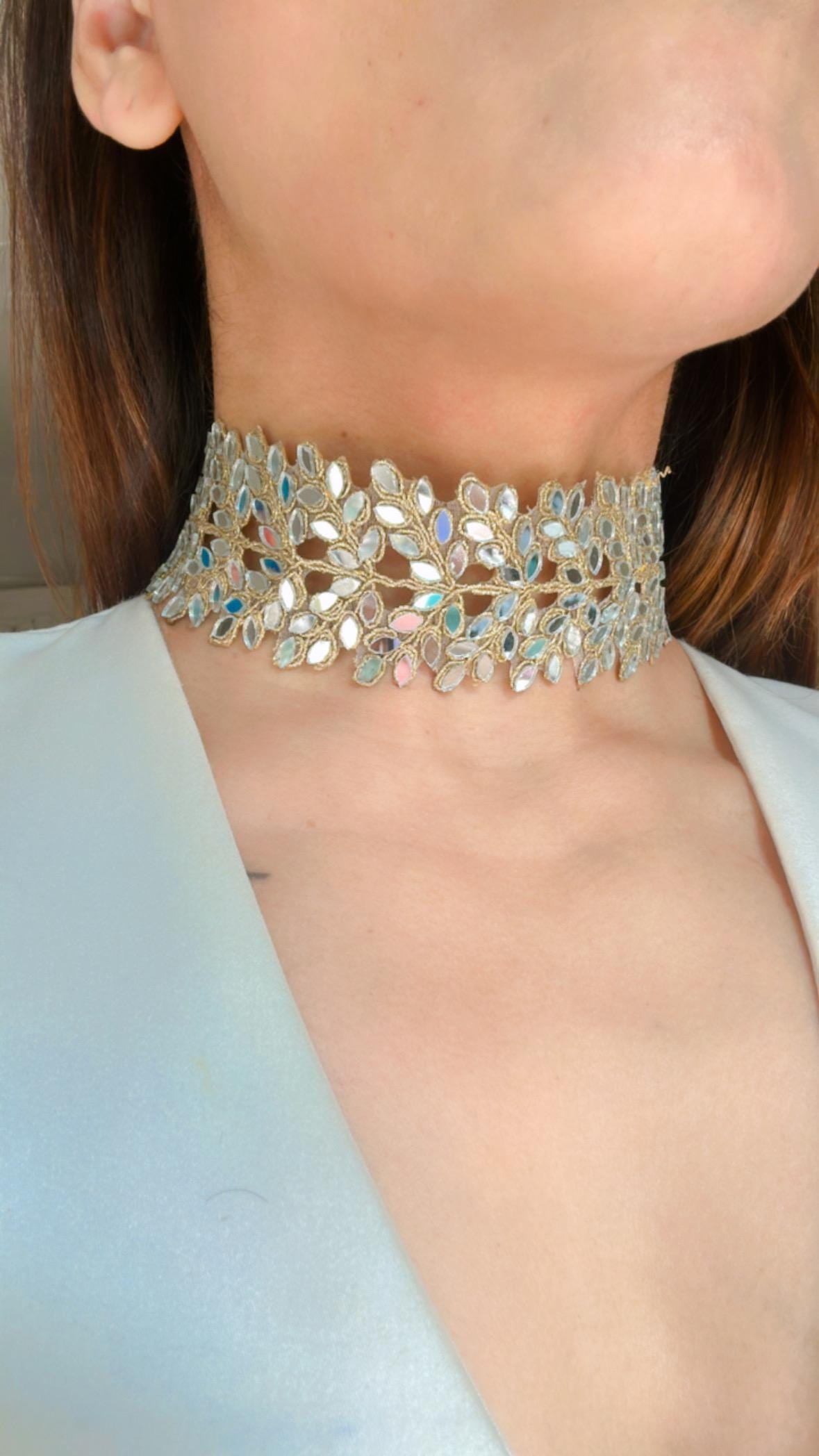 Leaf Choker Necklace for Women Mirror Cut Work Lace Pendant Luxury Fashion Jewelry