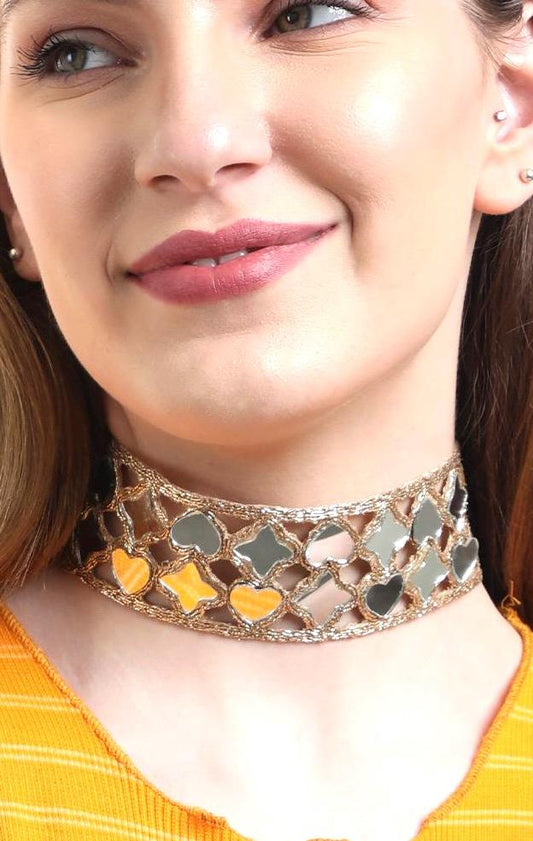 Dainty Love Lace Choker Gold