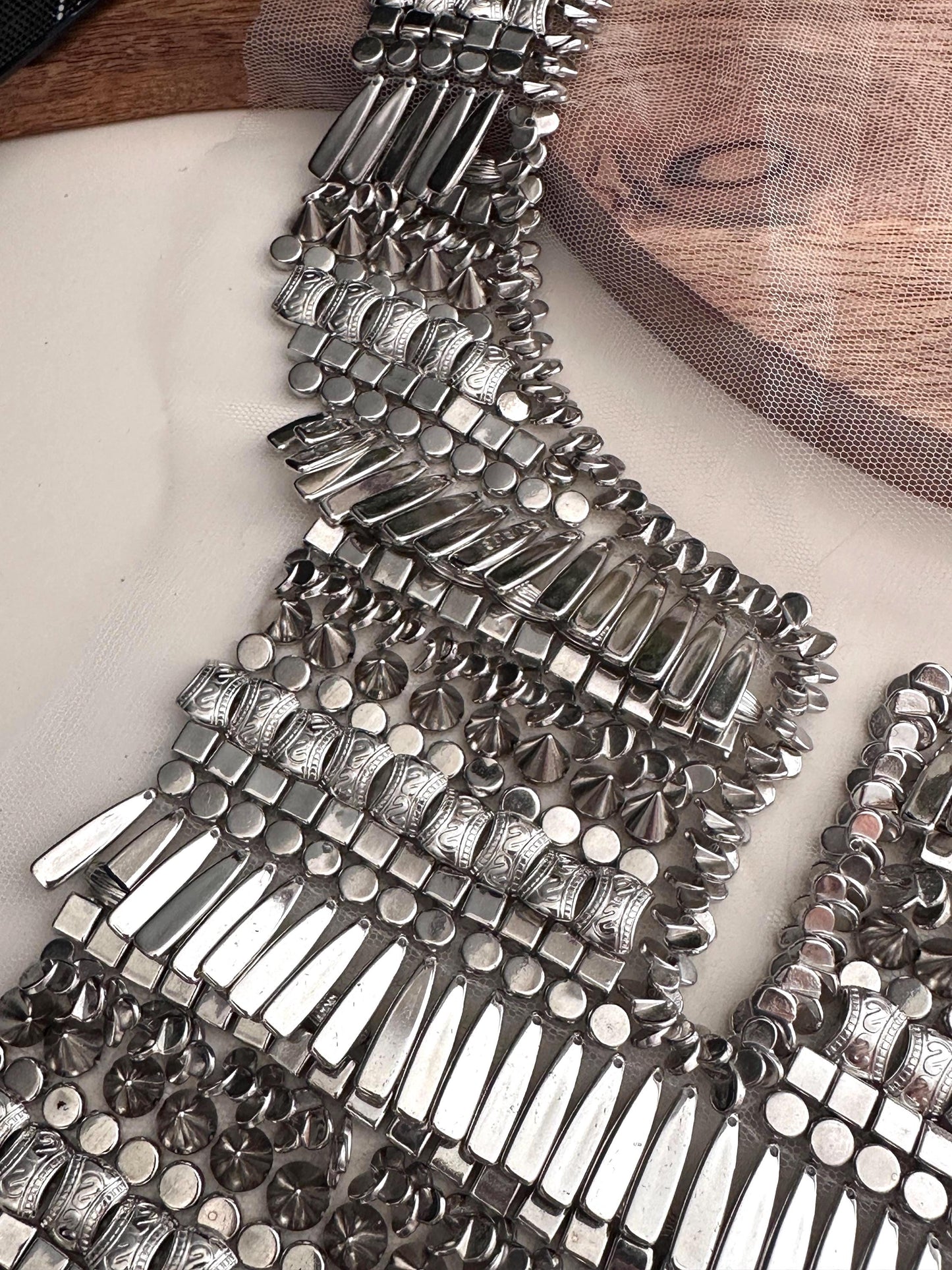 Metal Beaded Costume Neckline Patch Hand Made Collar Design Applique Neckline Trim Beaded Patch Umique Wedding Dress Embroidery Neck Design