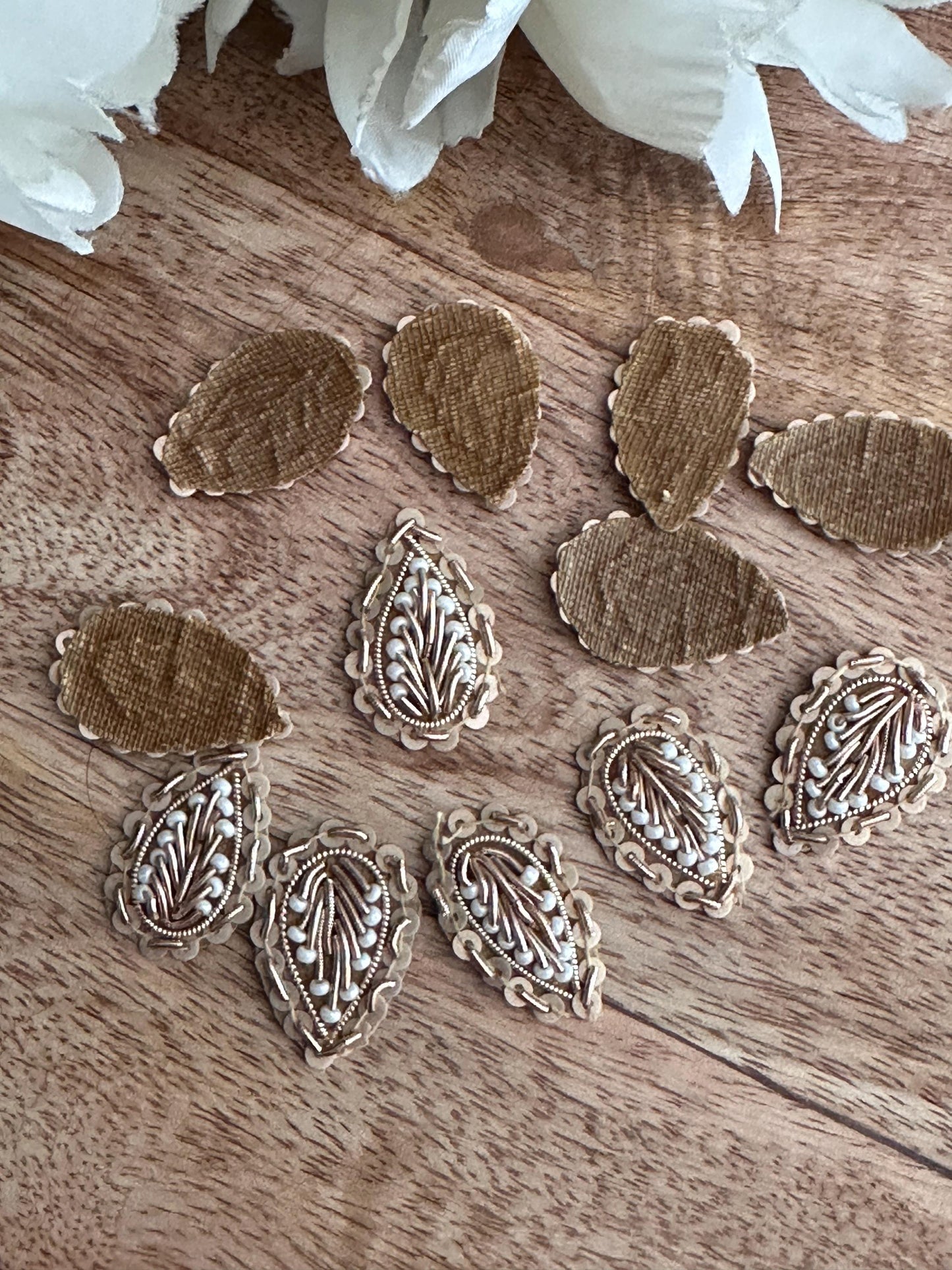 Applique Patch Indian Handwork Zardozi Small Leaf Pattern Bullion Crafting Supply For