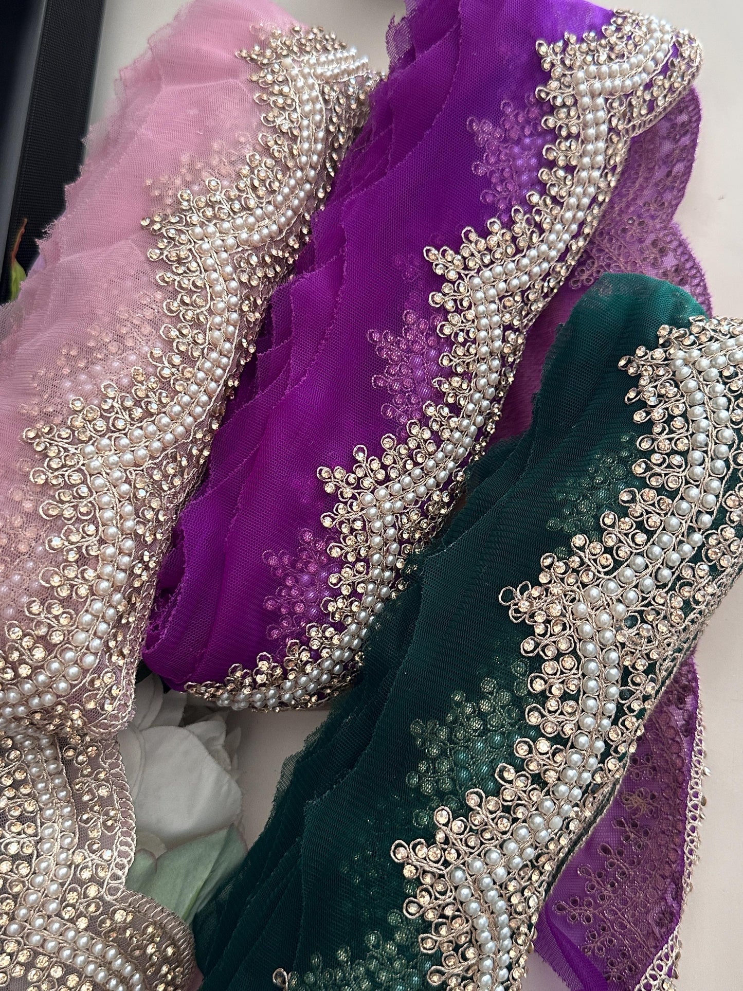 Beautiful Pearl Beaded Zircon Scalloped Tule Lace Sari Border Embellished Wedding Veil Trim