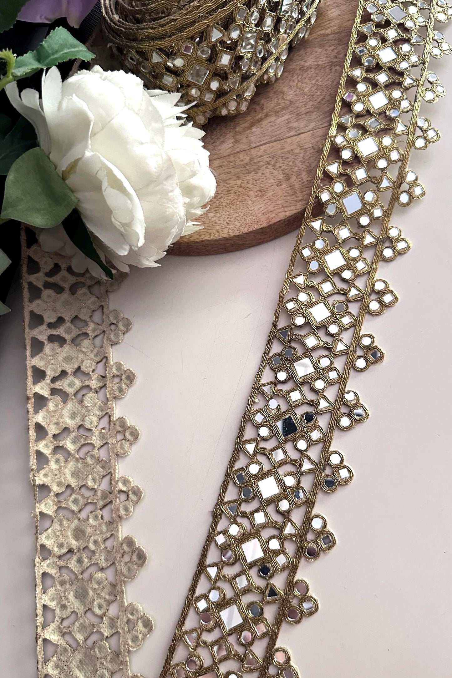 Gold Mirror Work Lace Trim for Costume Belts & Cinturones Indian Embroidered Ribbon for DIY Festival Wear Dance Outfits Bridal Sash Craft