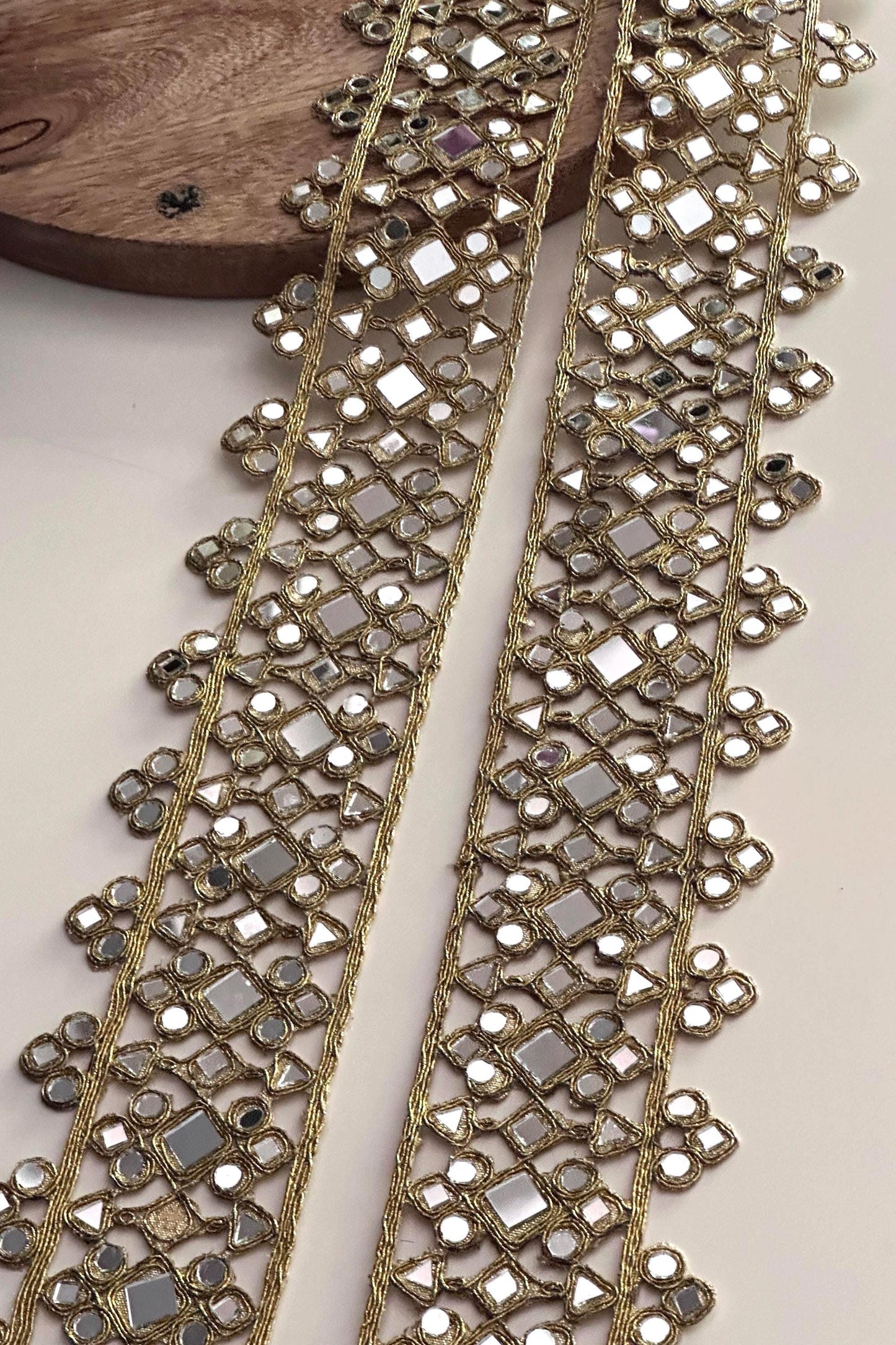 Gold Mirror Work Lace Trim for Costume Belts & Cinturones Indian Embroidered Ribbon for DIY Festival Wear Dance Outfits Bridal Sash Craft