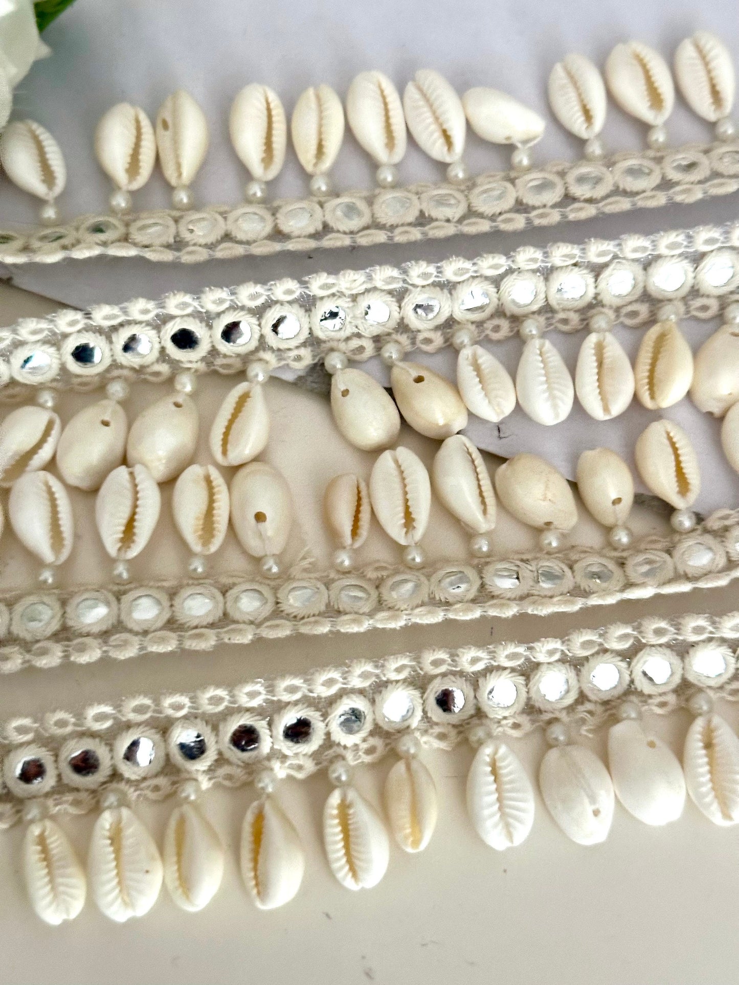 Pearl White Decorative Tassel Suspended Cowri Shell Mirror Beaded Tassel Trim
