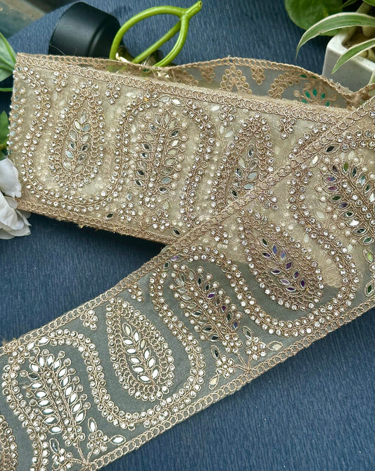 Elegant Wedding Veil with Mirror & Zircon Embellished Lace Luxe Bridal Veil