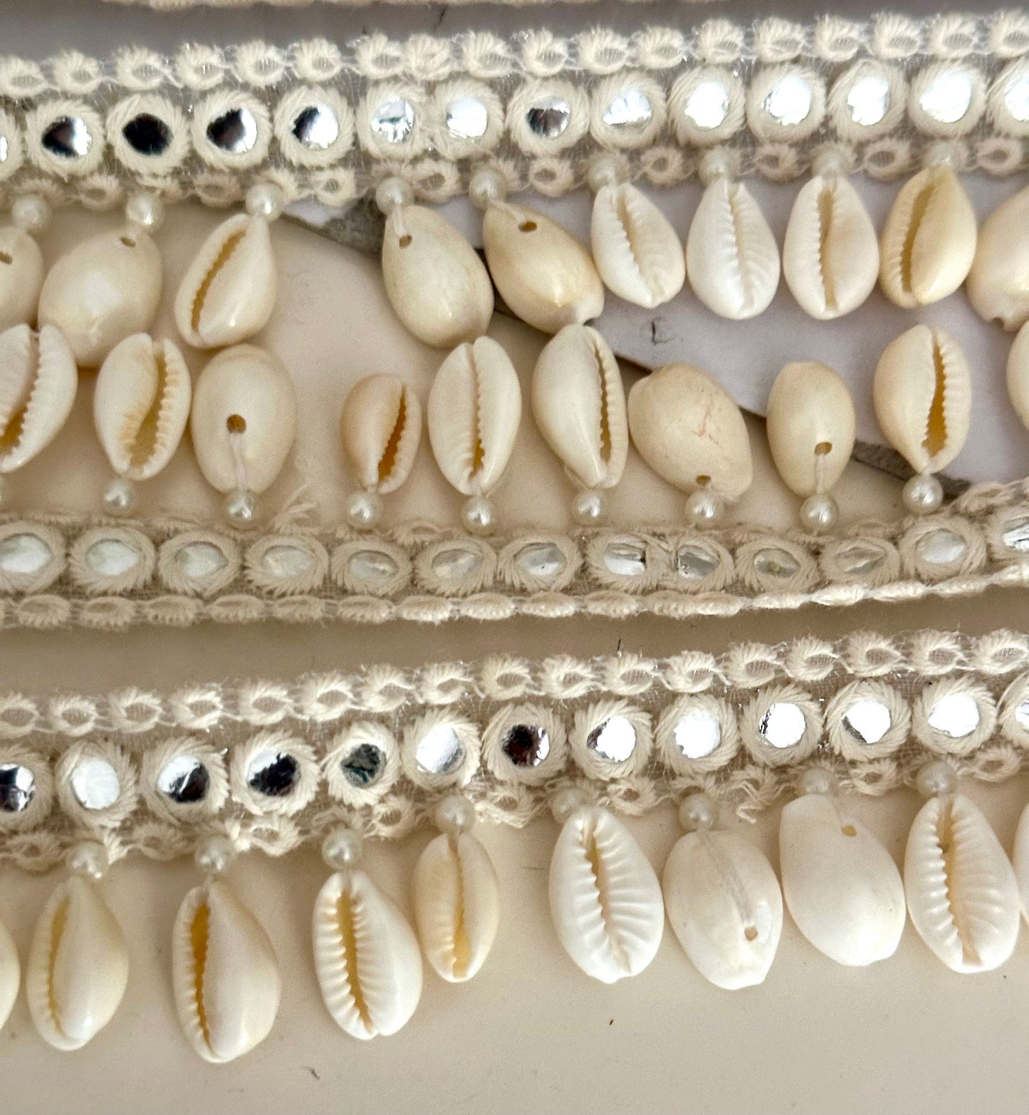 Pearl White Decorative Tassel Suspended Cowri Shell Mirror Beaded Tassel Trim