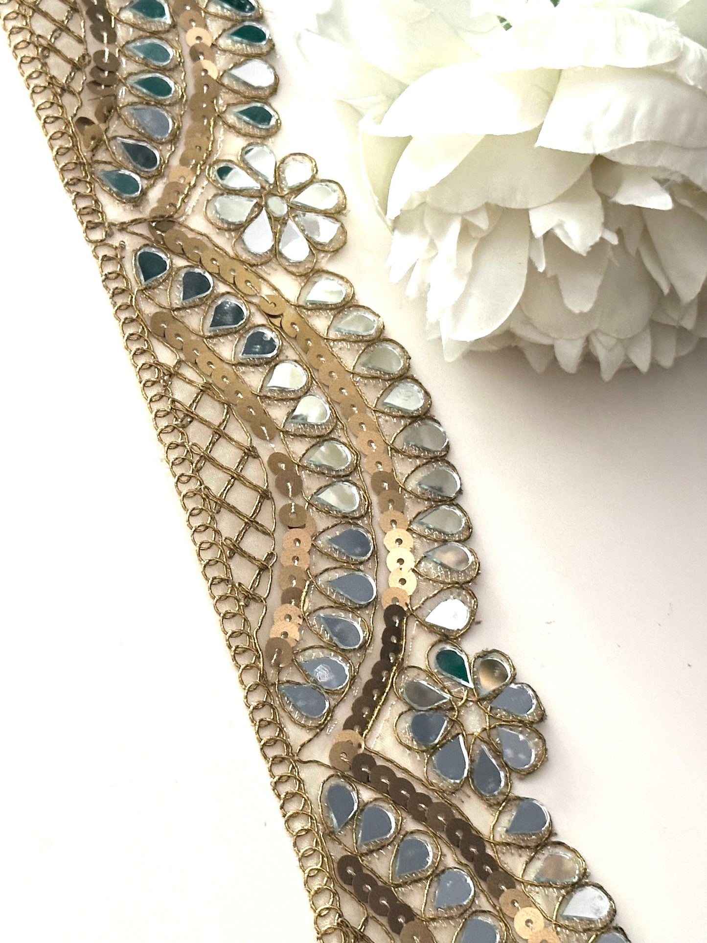 Pale Gold Scallop Mirror Trim Cutwork Sequin Saree Border Cinturon Espajo Neck Band