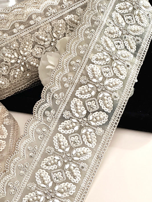Flower Pattern Pearl Embroidered Lace Zircon Wedding Veil Lace Ivory Gown Trim