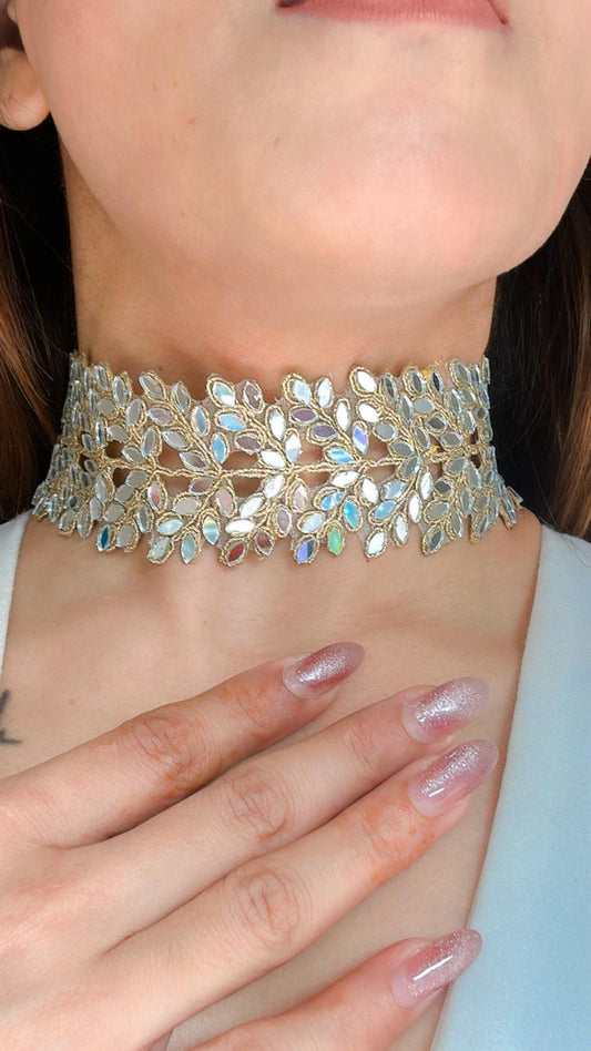 Leaf Choker Necklace for Women Mirror Cut Work Lace Pendant Luxury Fashion Jewelry