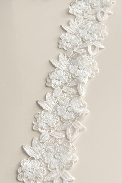 Ivory Bridal Floral Applique Lace Trim White Guiper border lace trim for Wedding veil Couture design Lace collar Wedding Gown by 1 Yard