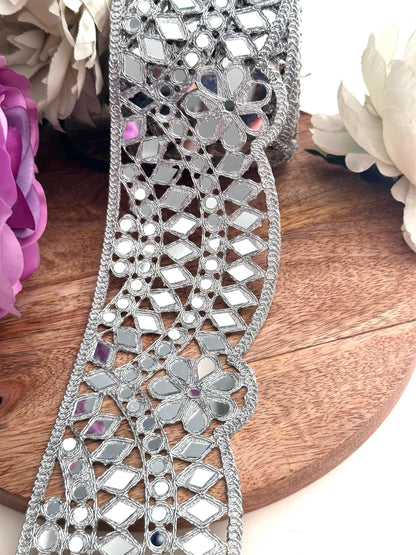 Cinturon Espajo Metallic Silver Scallop Handmade Mirror Trim Glamourous saree Waist Belt