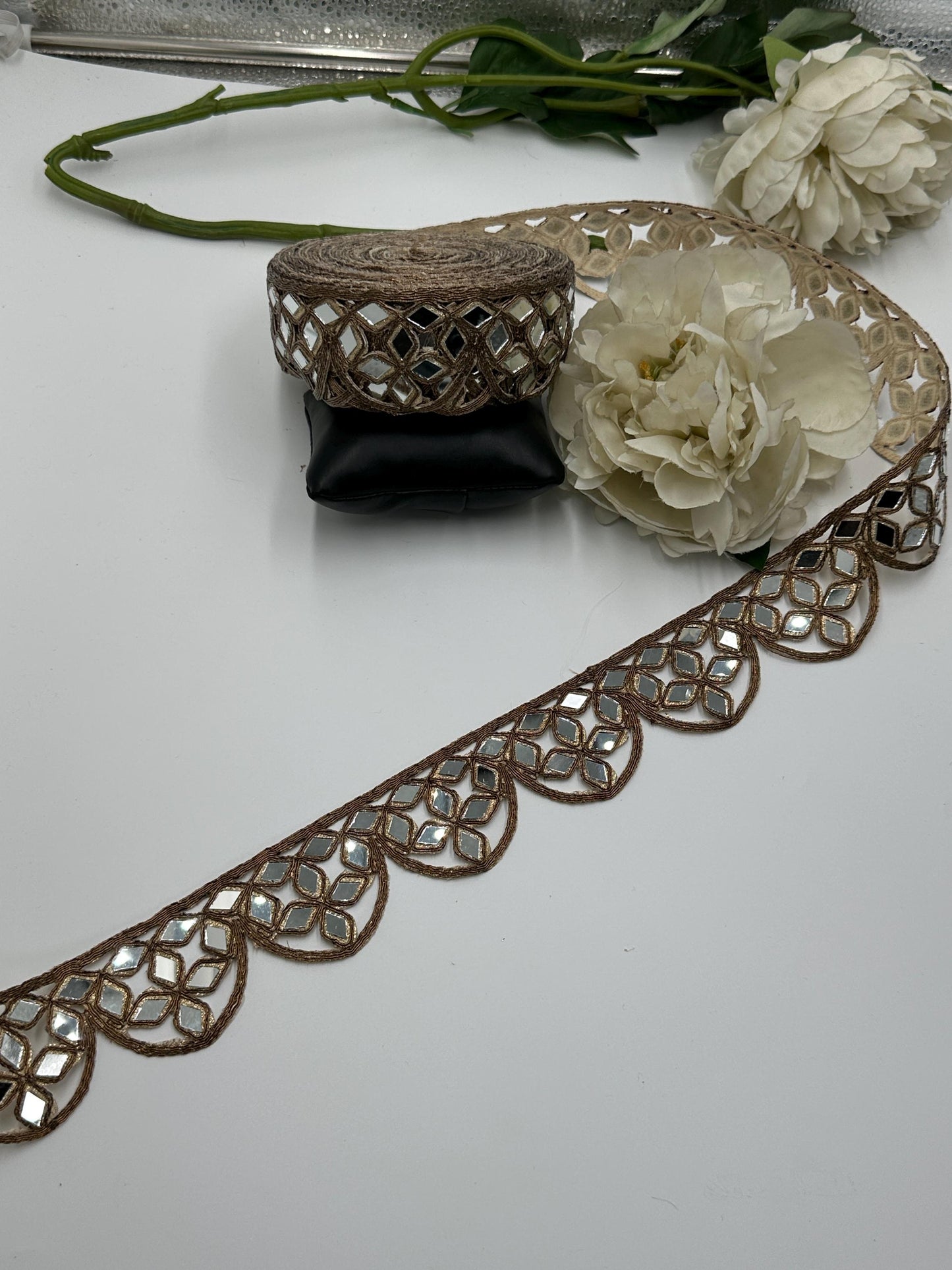 Authentic real mirror hand-embroidered border lace