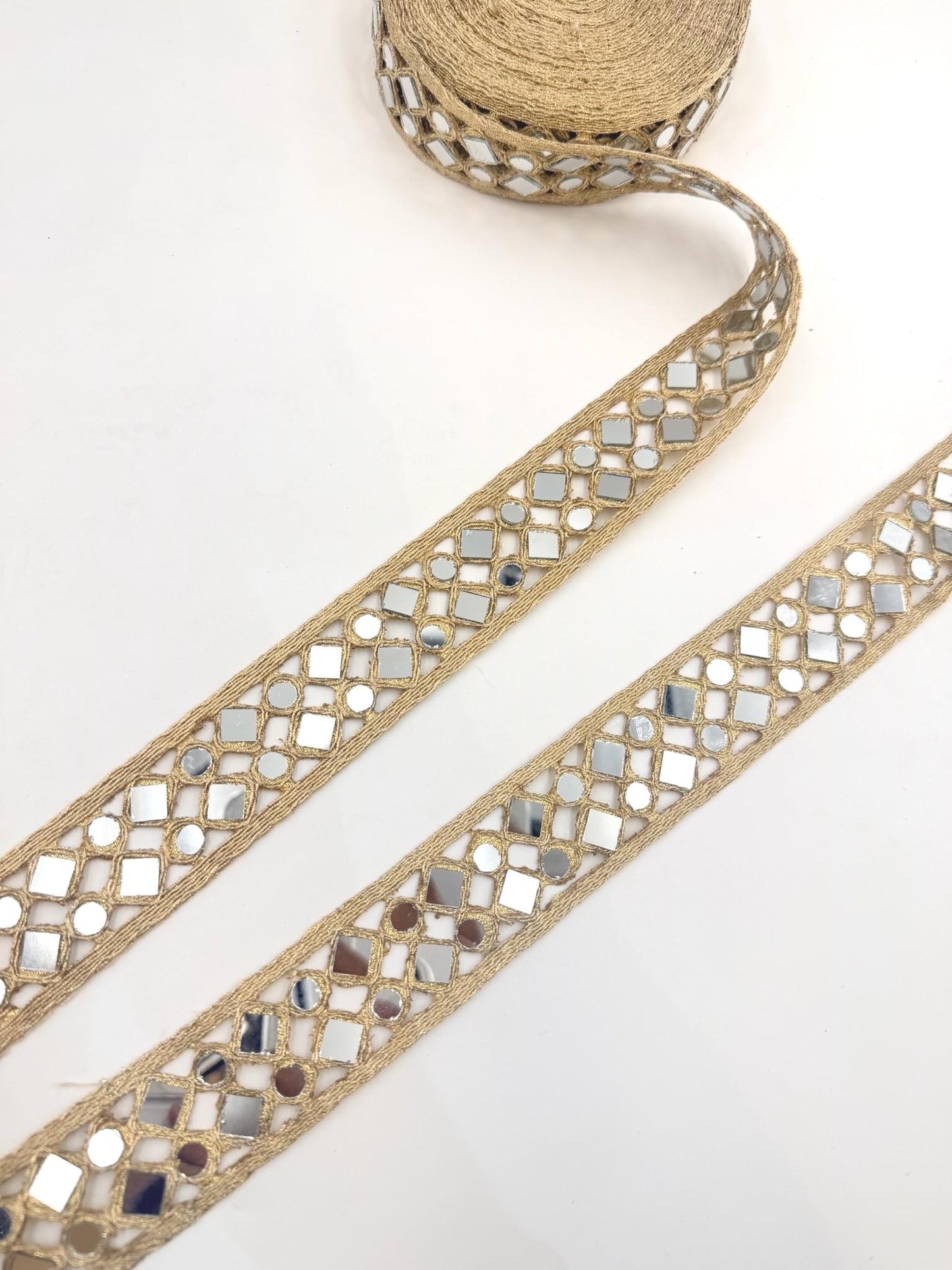 Geometric Ribbon Light Gold Diamond Lattice Sash Trim